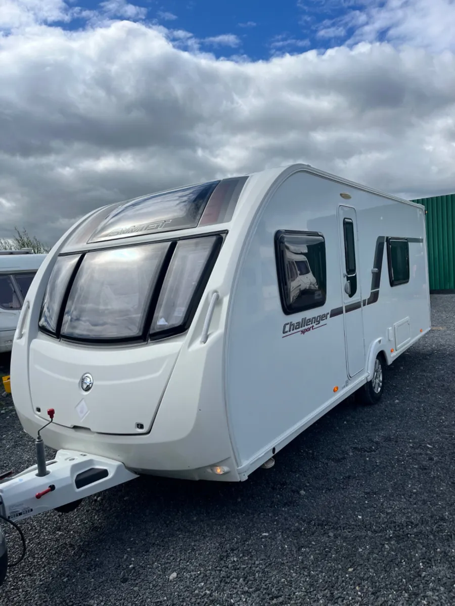 Swift Challenger  4 Berth Fixed Single Bed Caravan - Image 2
