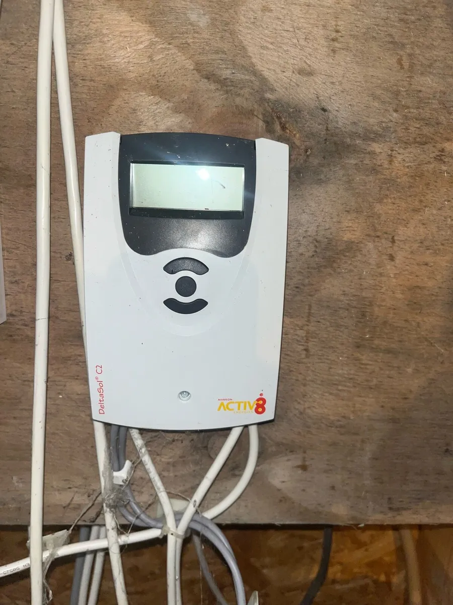 Solar controller and unit - Image 3