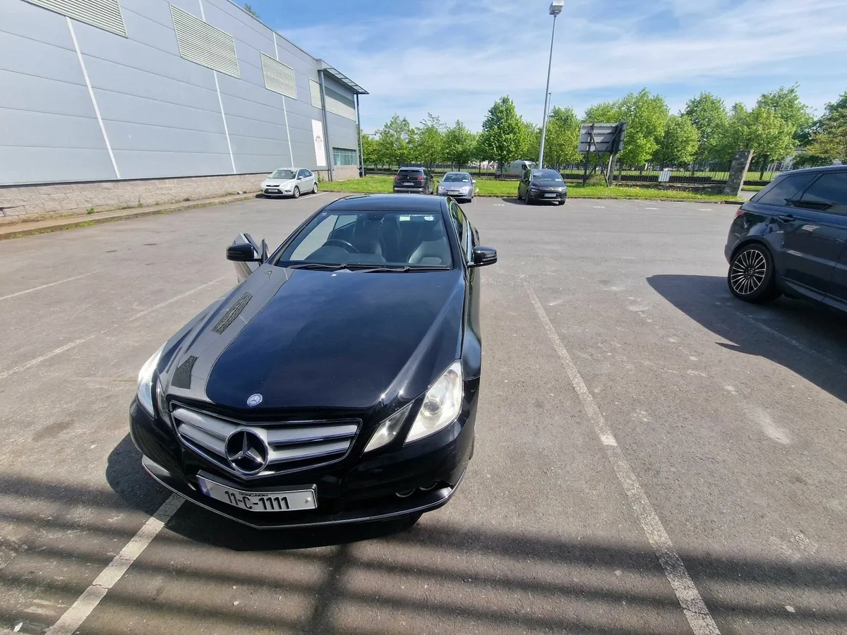 Mercedes-Benz E-Class 2011 - Image 1