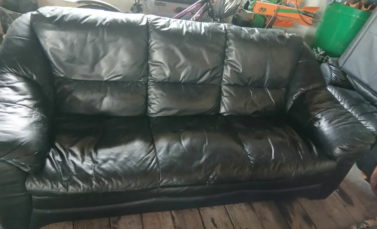 Free sofa set - Image 2