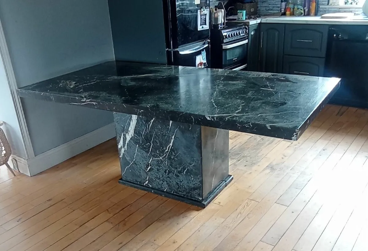 Dining table - Image 2