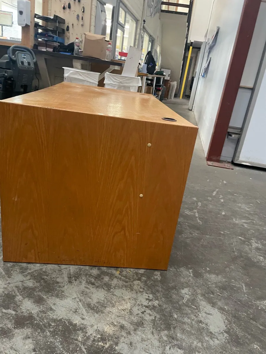 Desk - Image 4