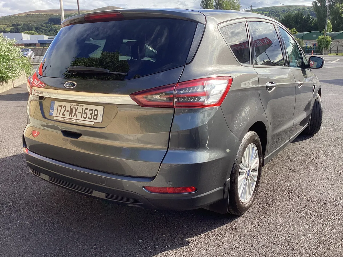 Ford S-Max ** F.S.H * SAT NAV - Image 4