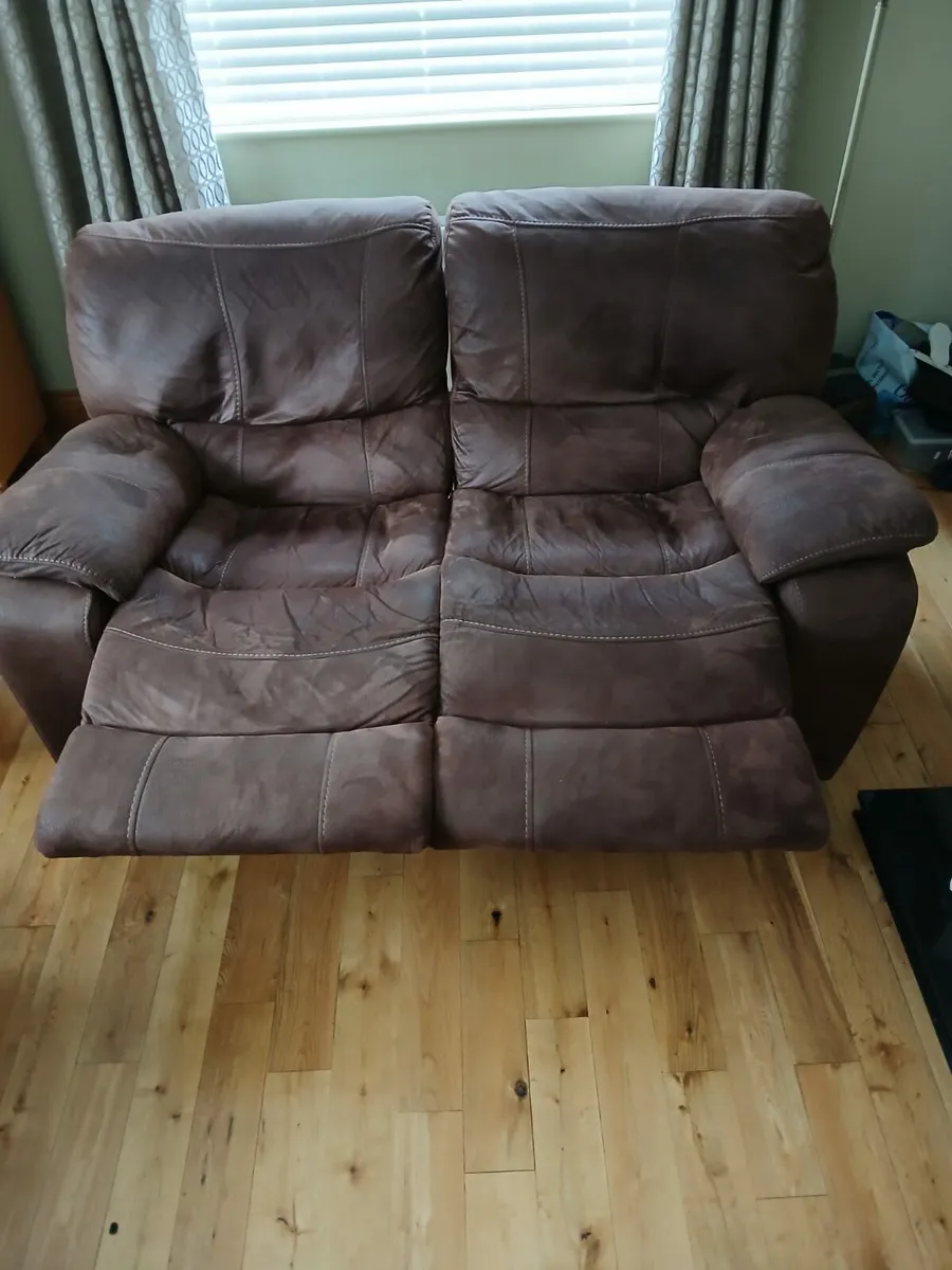 2x2 Seater Recliners - Image 4