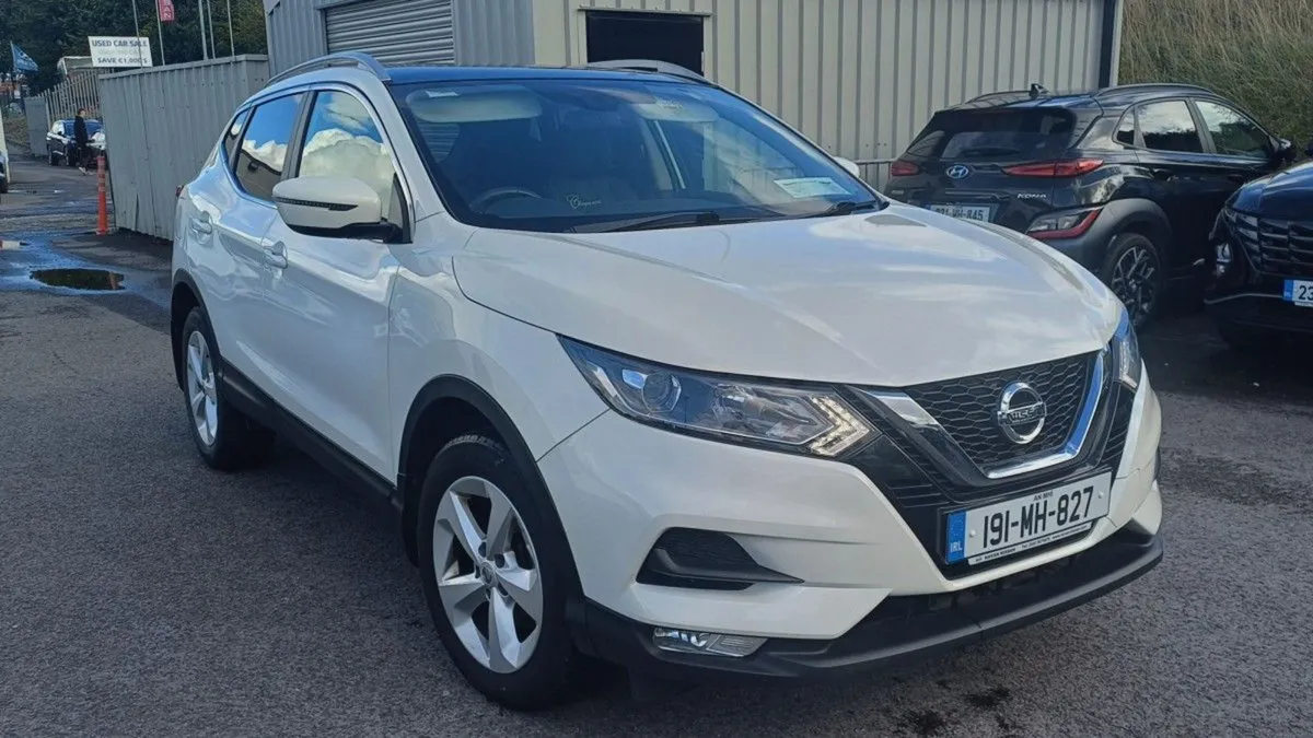Nissan QASHQAI 1.3i SV  save Now - Image 1