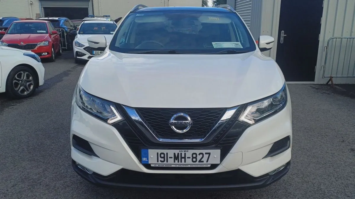 Nissan QASHQAI 1.3i SV  save Now - Image 2