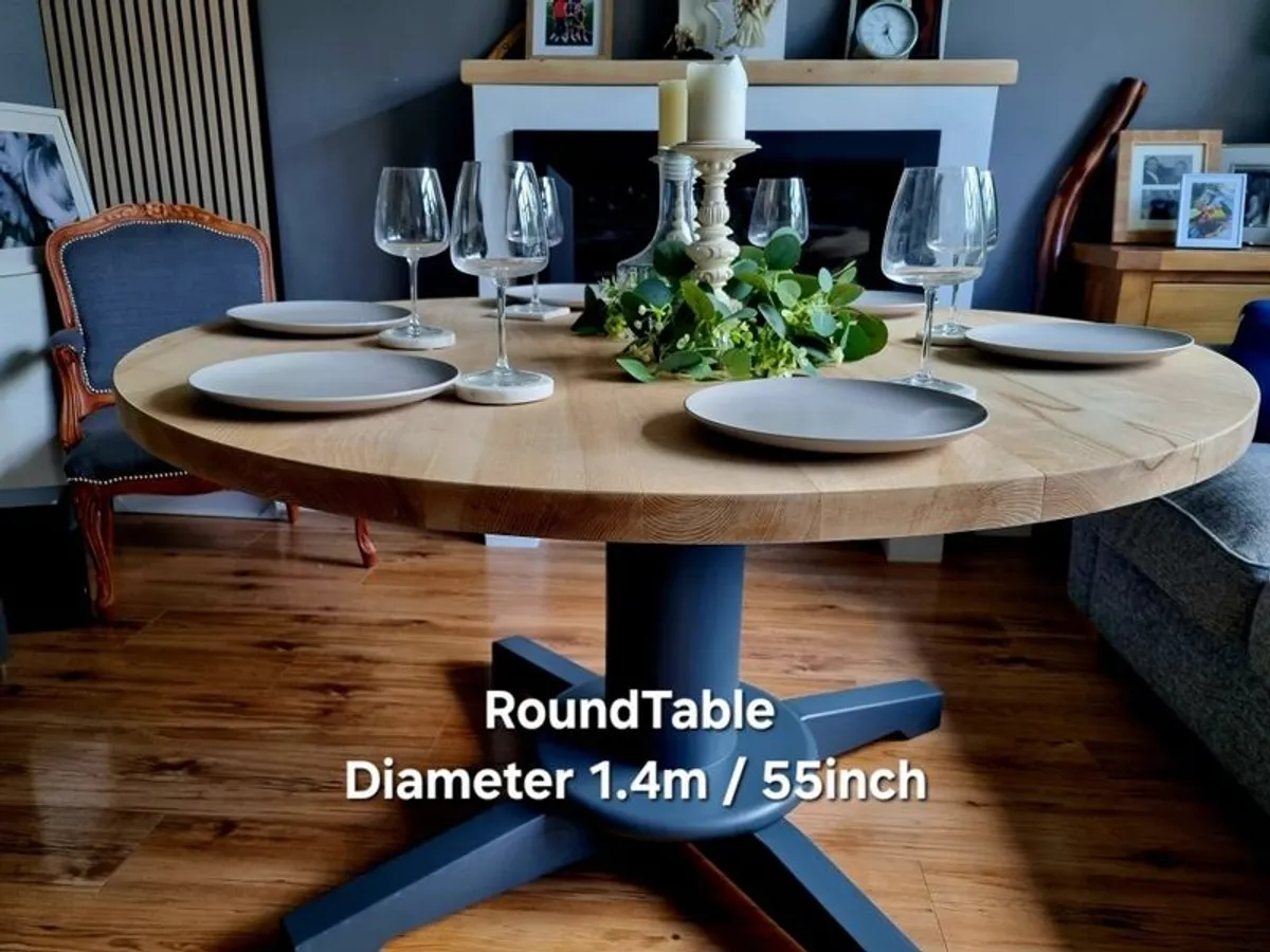 Stunning Solid OAK Extra large Round Pedestal Table - Image 1