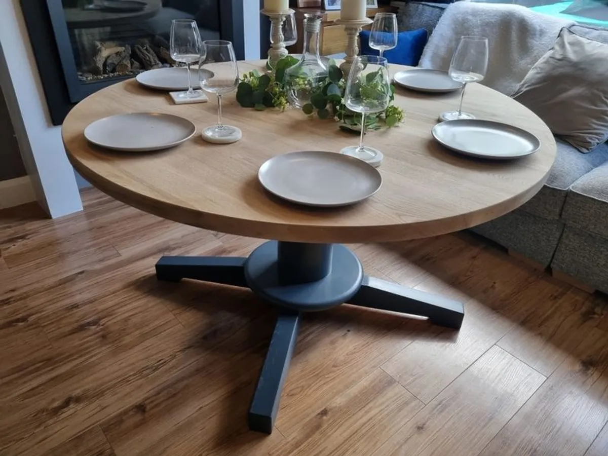 Stunning Solid OAK Extra large Round Pedestal Table - Image 2