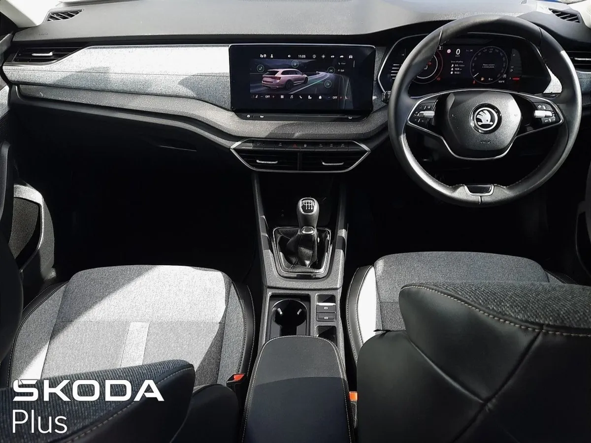 Skoda Octavia  estate top - Spec selection Plus 2 - Image 2