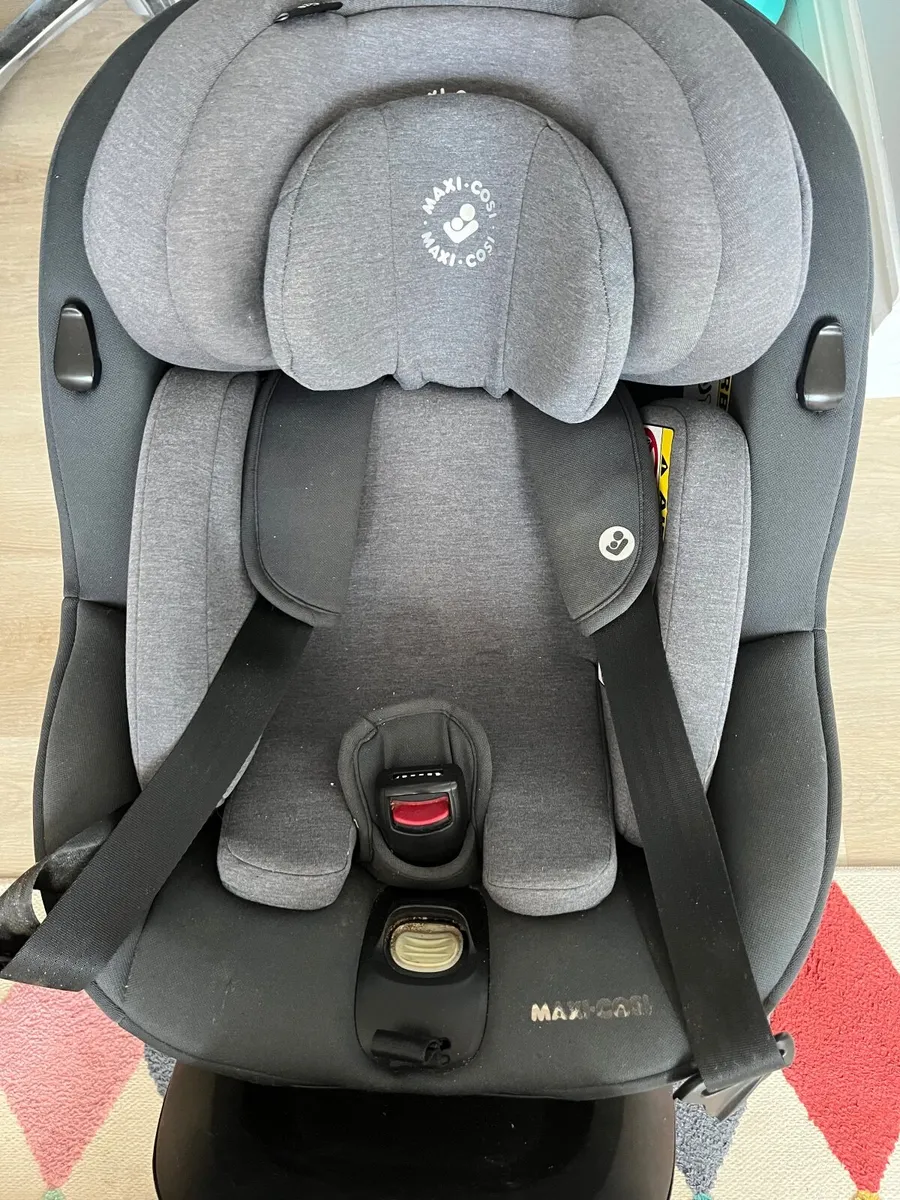 Car seat - Image 1