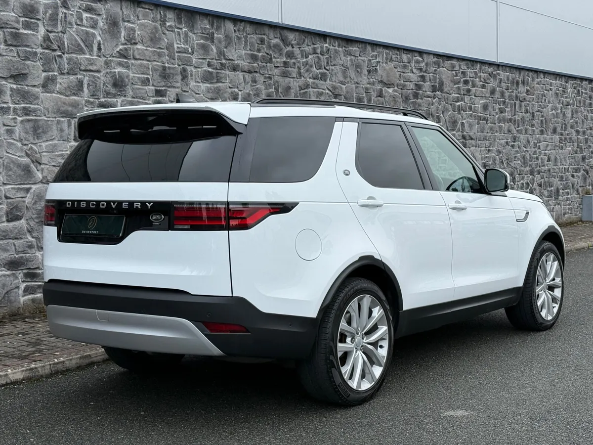 2021 Land Rover Discovery 5 D300 SE SD6 2 Seat Com - Image 2