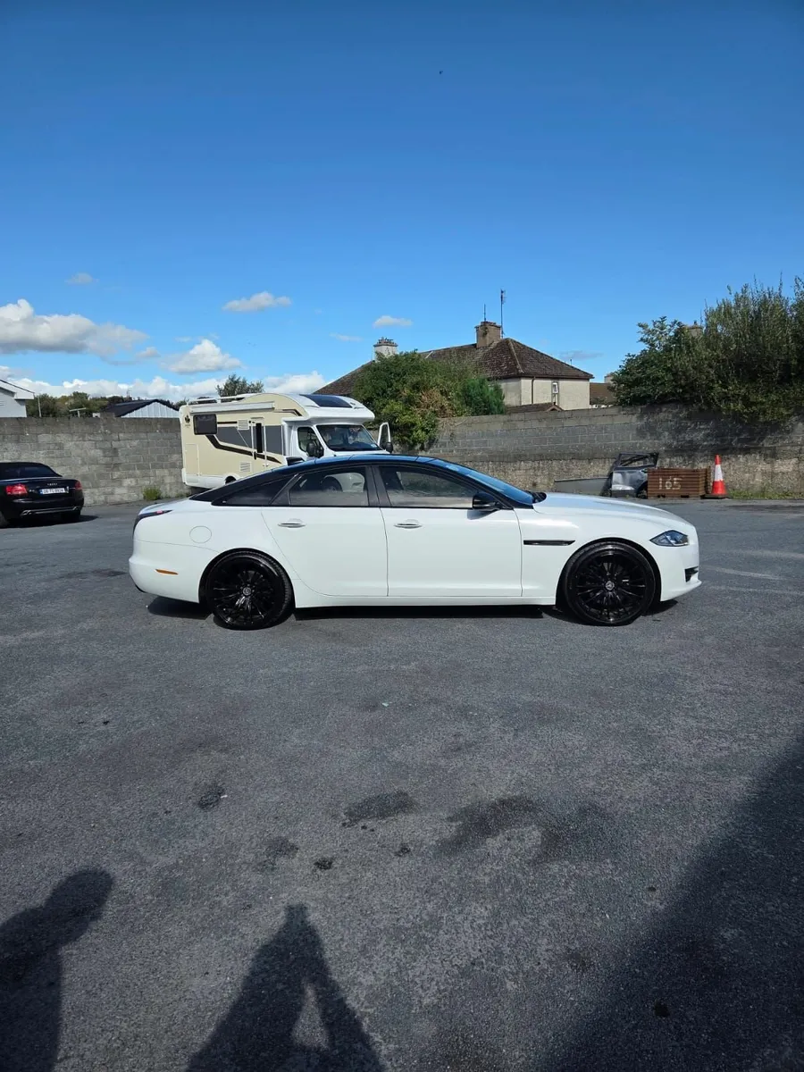 Jaguar XJ 2016 - Image 4
