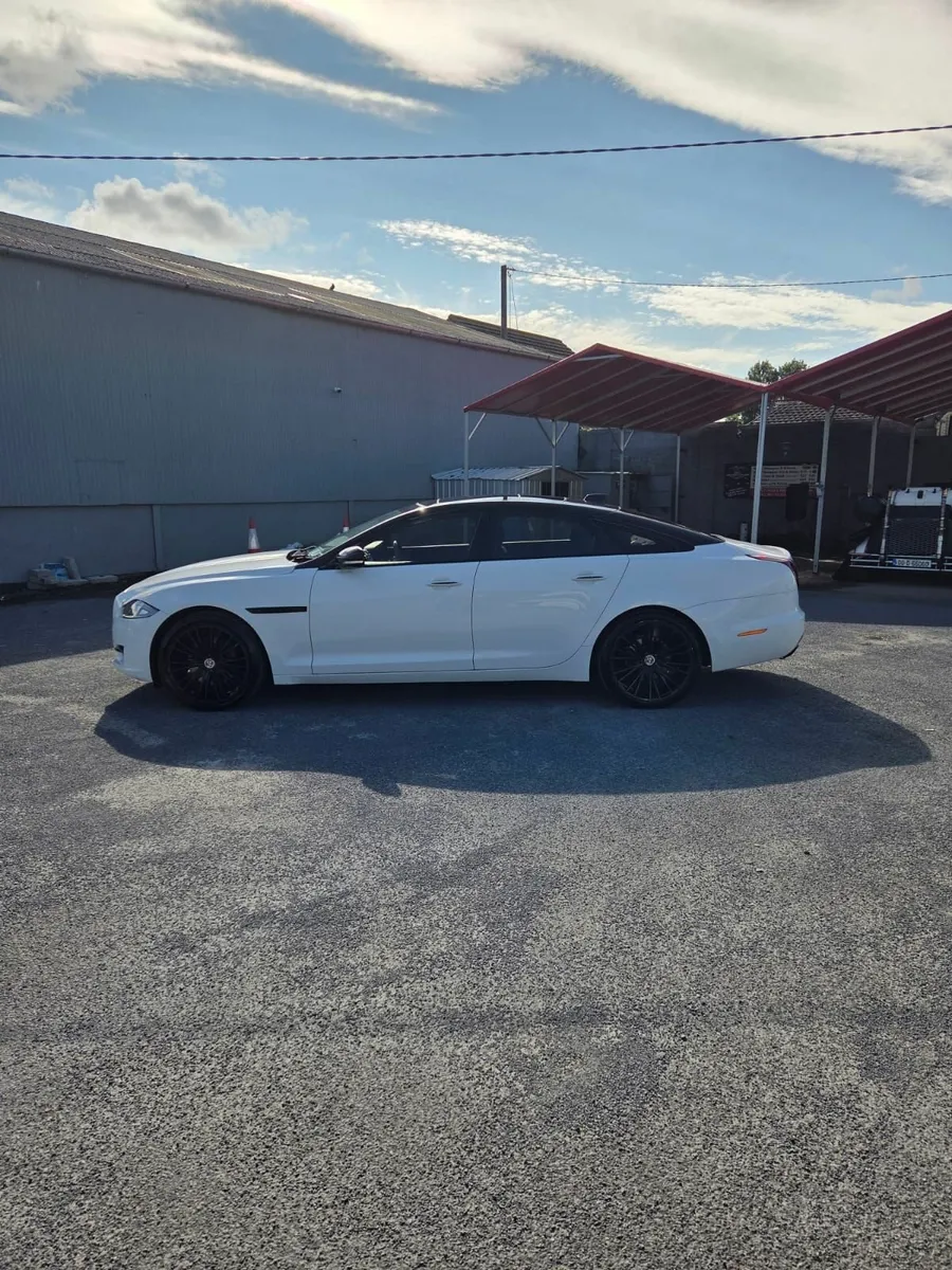 Jaguar XJ 2016 - Image 3