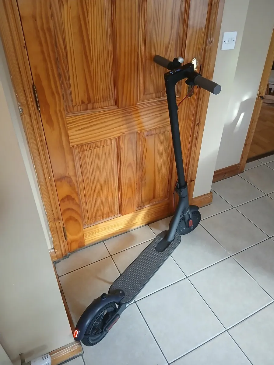 Electric scooter - Image 2