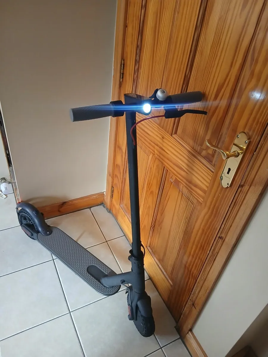 Electric scooter - Image 3