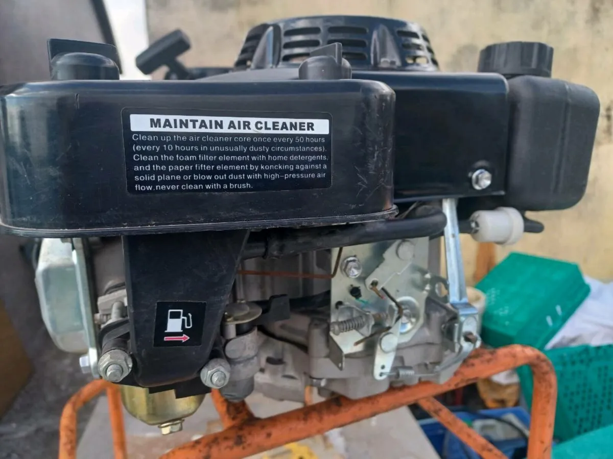 2 Lawnmower engines - Image 3