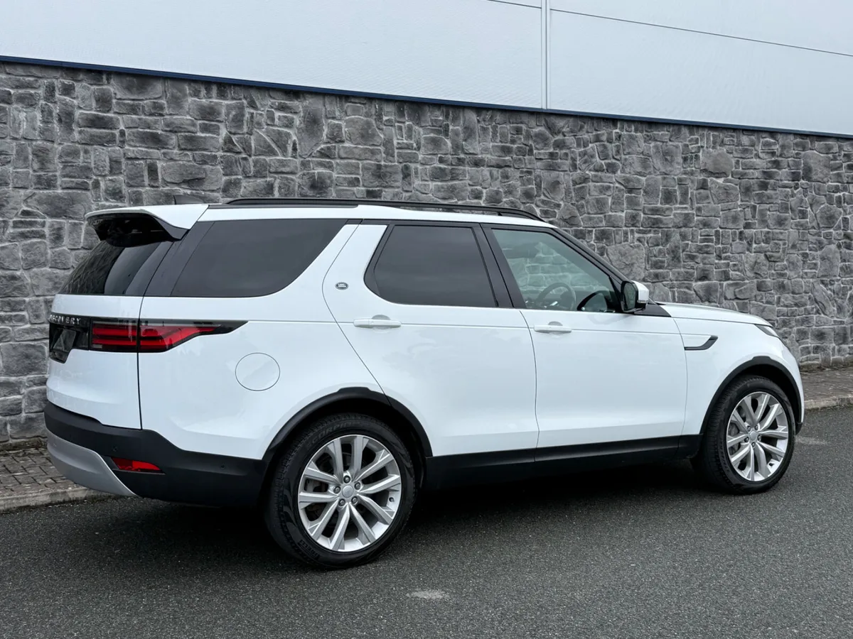 2021 Land Rover Discovery 5 D300 SE SD6 2 Seat Com - Image 3
