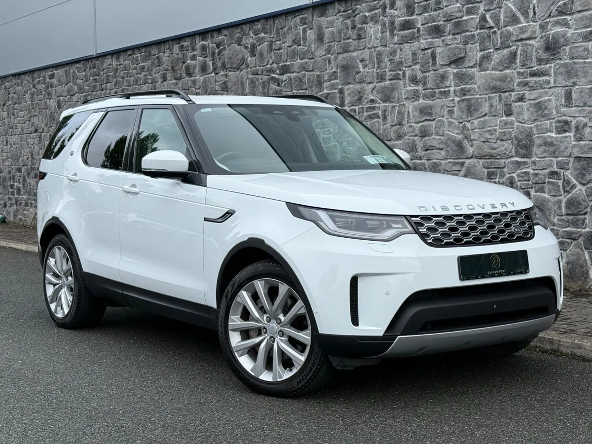 2021 Land Rover Discovery 5 D300 SE SD6 2 Seat Com - Image 1