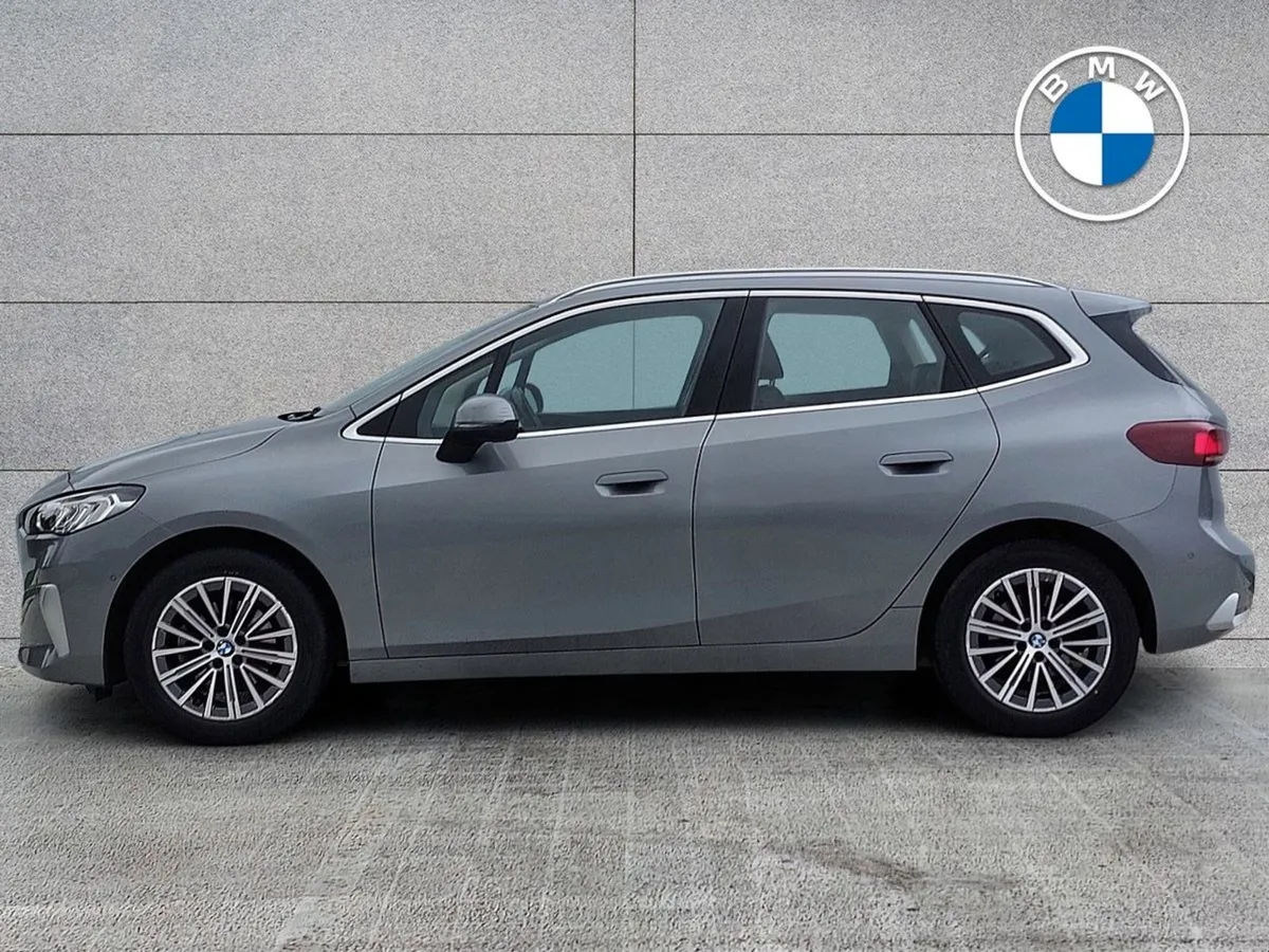 BMW 2 Series 220i Luxury Active Tourer - Image 4