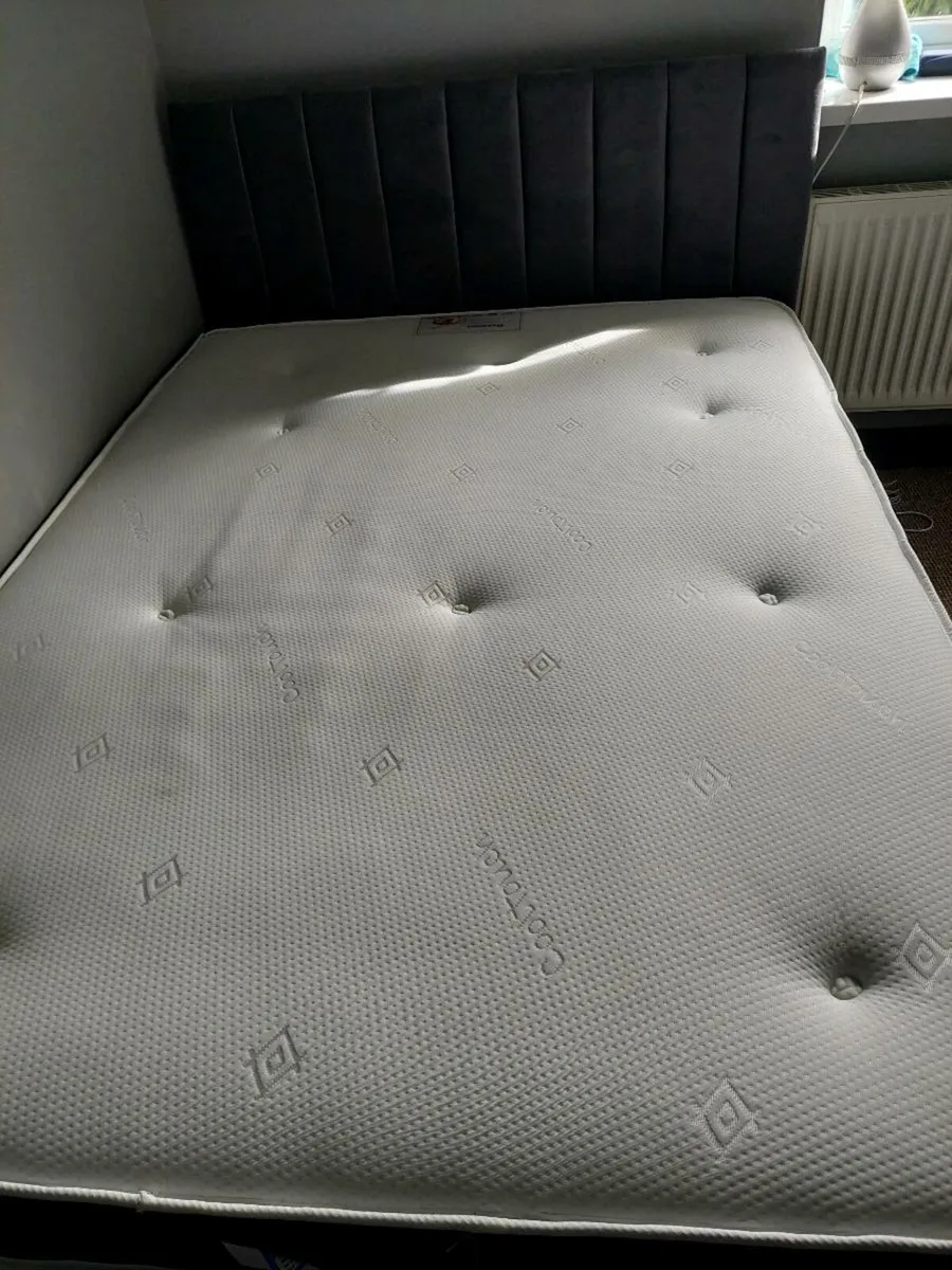 double bed mattress close to new - Image 2