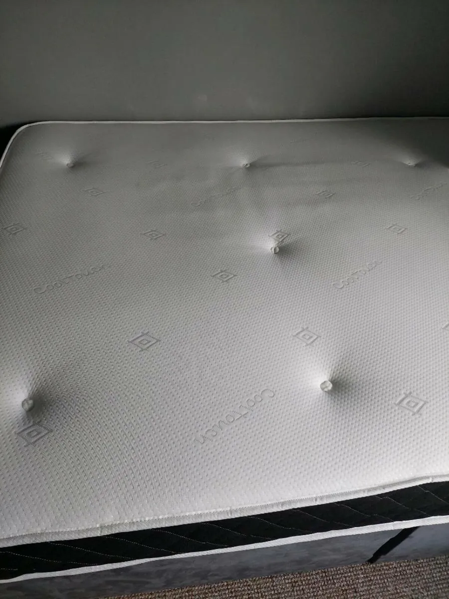double bed mattress close to new - Image 3