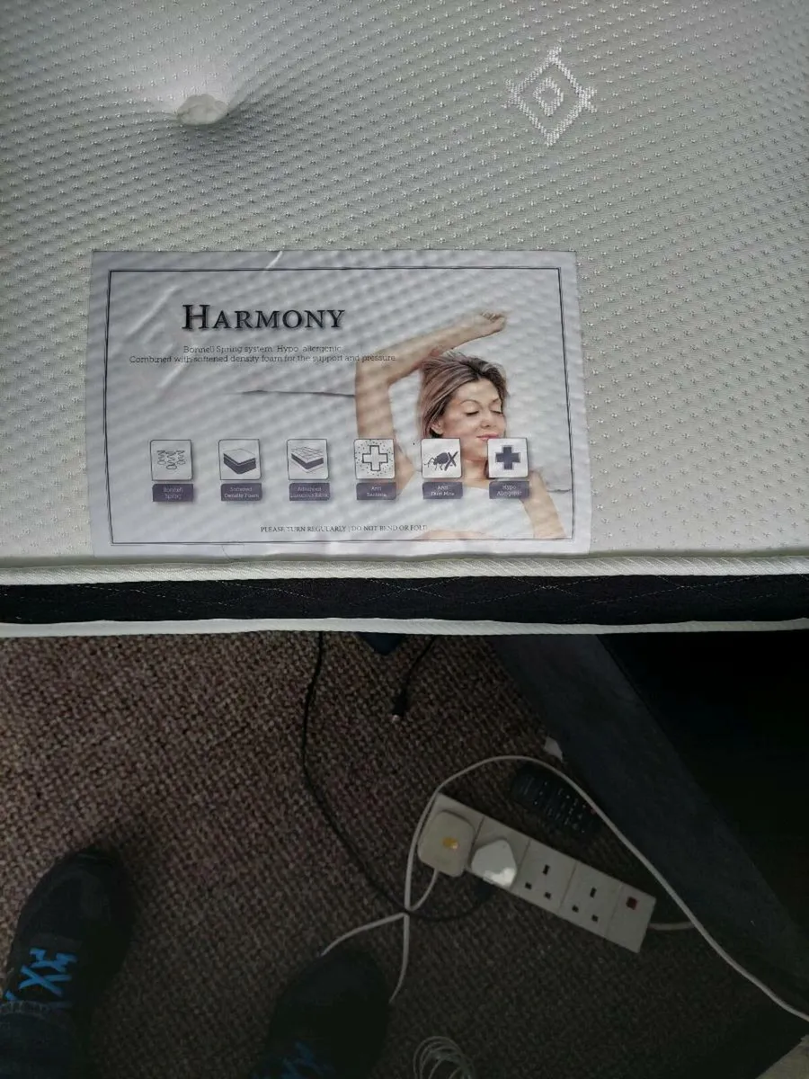 double bed mattress close to new - Image 4