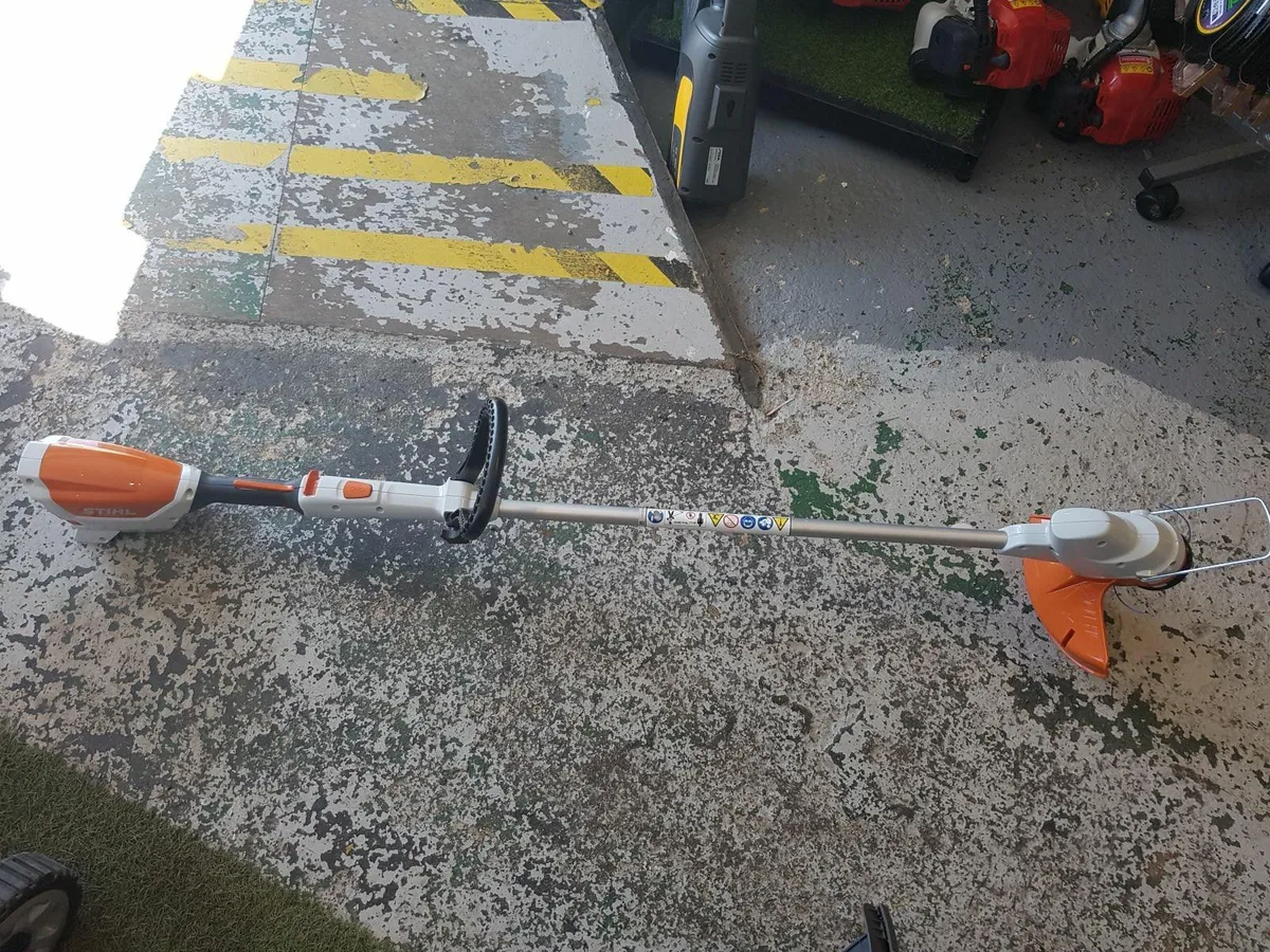 STIHL FSA 57 CORDLESS GRASS TRIMMER SET - FOR SALE - Image 1