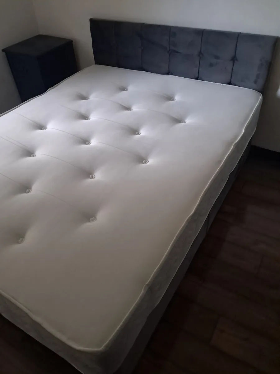 Kingsize bed