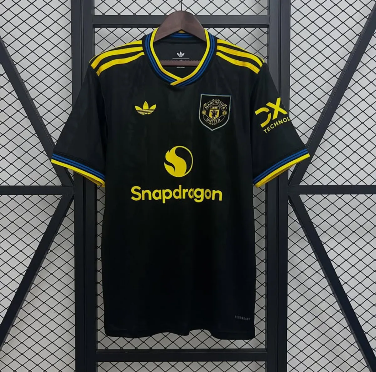 Man United 3rd - Image 1