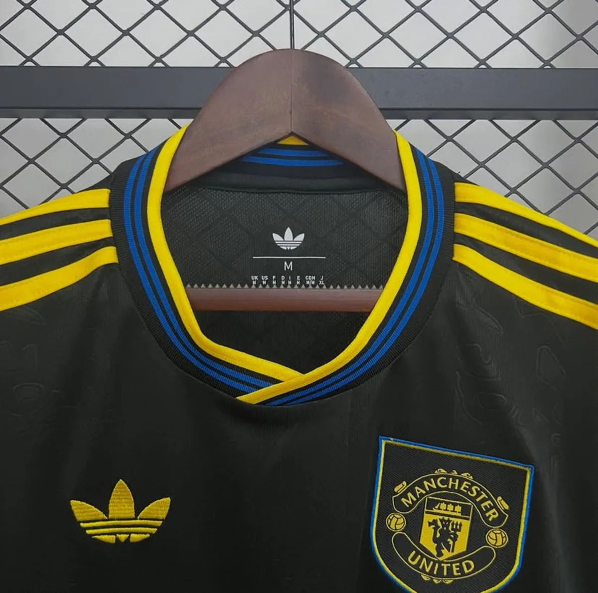 Man United 3rd - Image 2