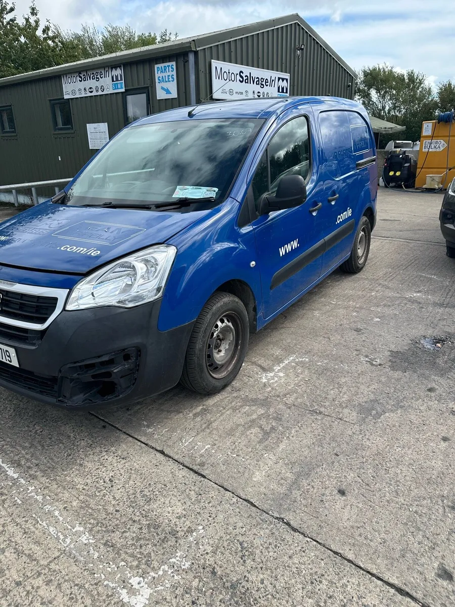 2018 Peugeot Partner 3 seats (not Damaged) - Image 3