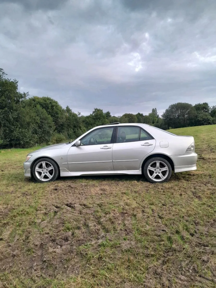 Lexus is200 - Image 3