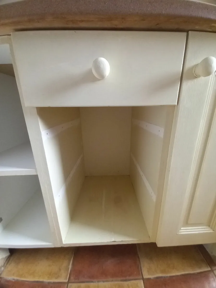 Kitchen island - Image 3