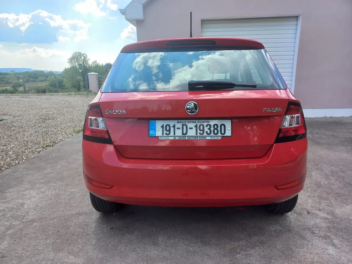 Skoda Fabia 2019 - Image 2