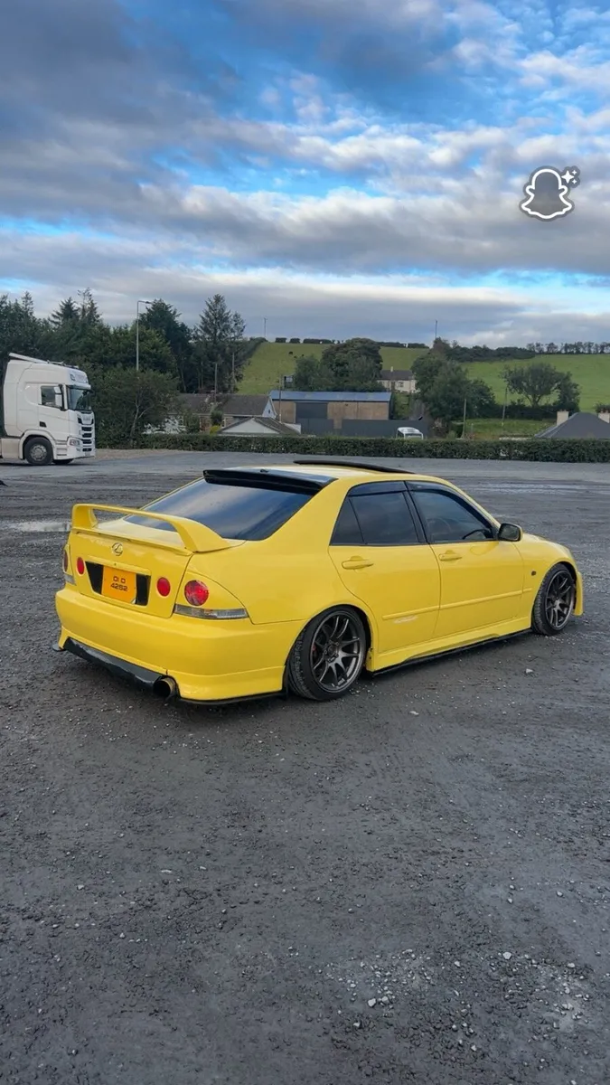 Lexus is200 - Image 2