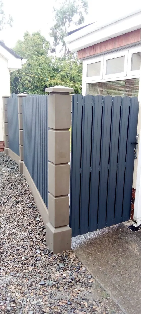 Concrete posts, metal panels - Image 1