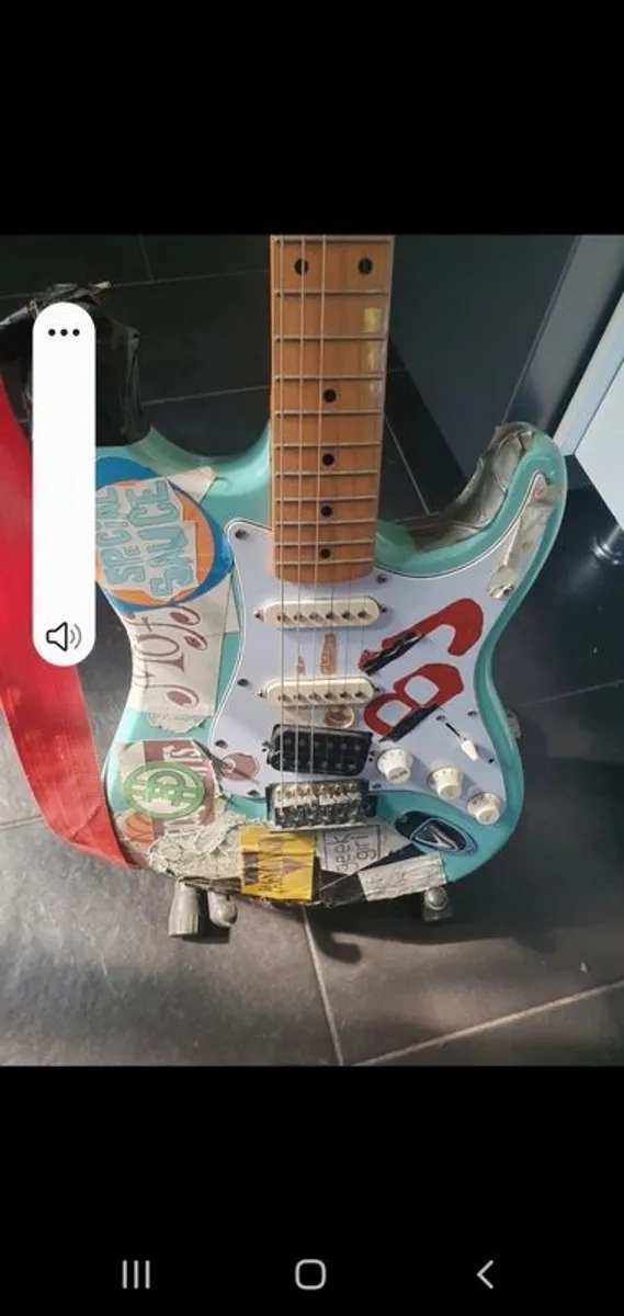 Electric guitar. - Image 2