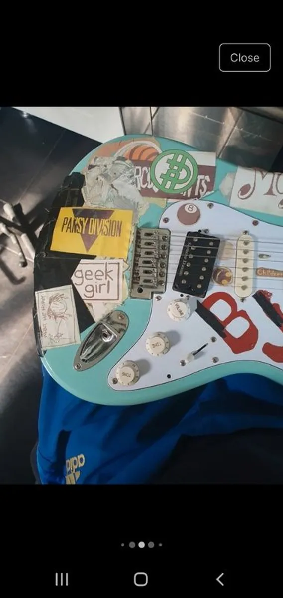 Electric guitar. - Image 3