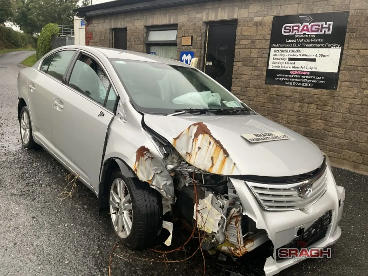 TOYOTA AVENSIS COLLECTION - Image 2