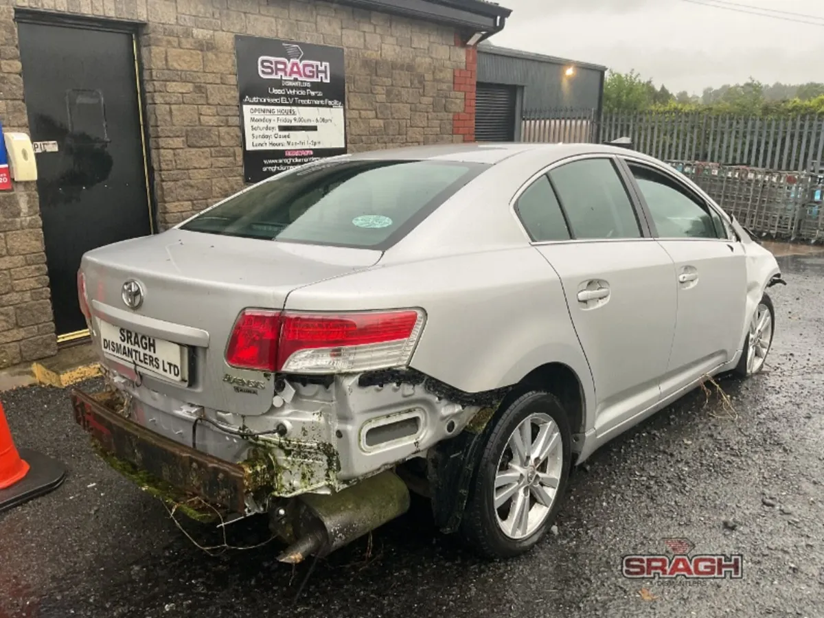 TOYOTA AVENSIS COLLECTION - Image 4