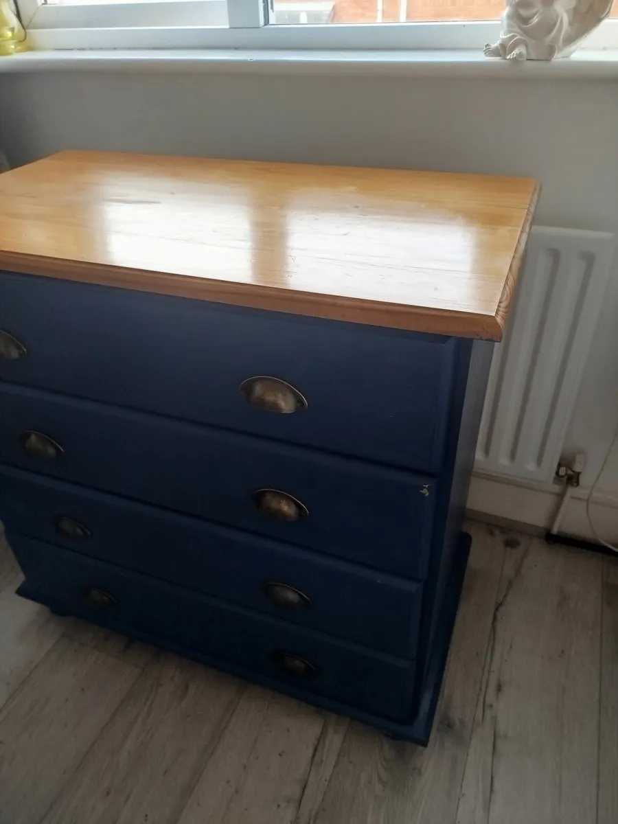 Chest of drawers - Image 1