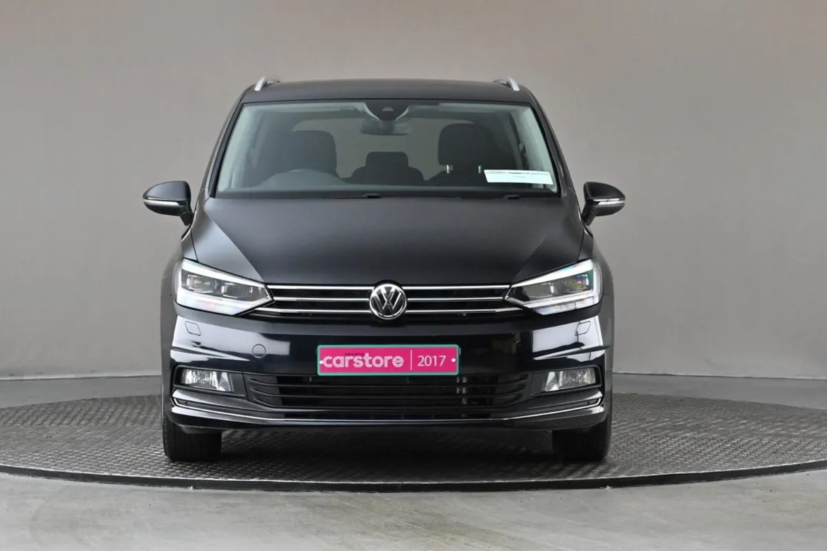 Volkswagen Touran 1.4 TSI DSG Comfortline reverse - Image 2