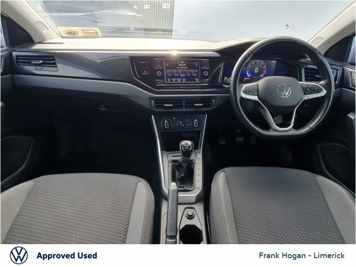 Volkswagen Polo 1.0 TSI 95hp Life  call / Text Ev - Image 2
