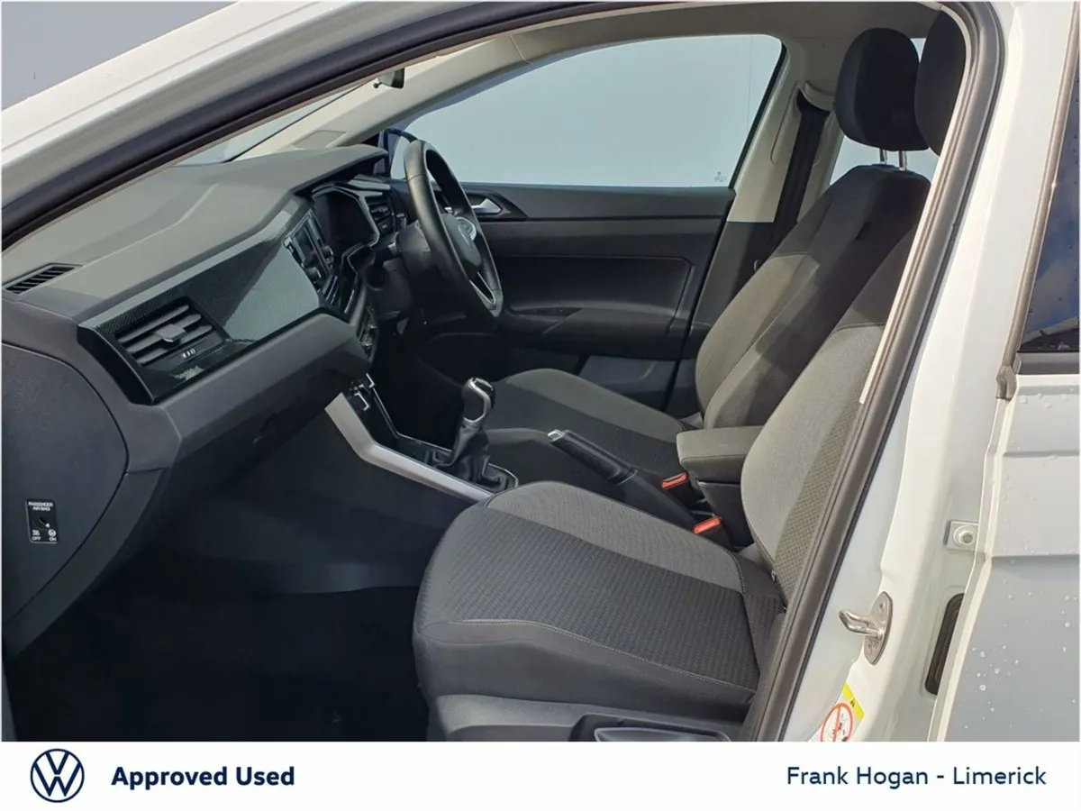 Volkswagen Polo 1.0 TSI 95hp Life  call / Text Ev - Image 4