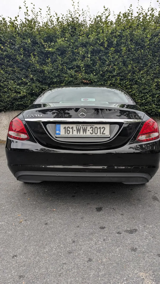 Mercedes-Benz C-Class 220D - Image 3