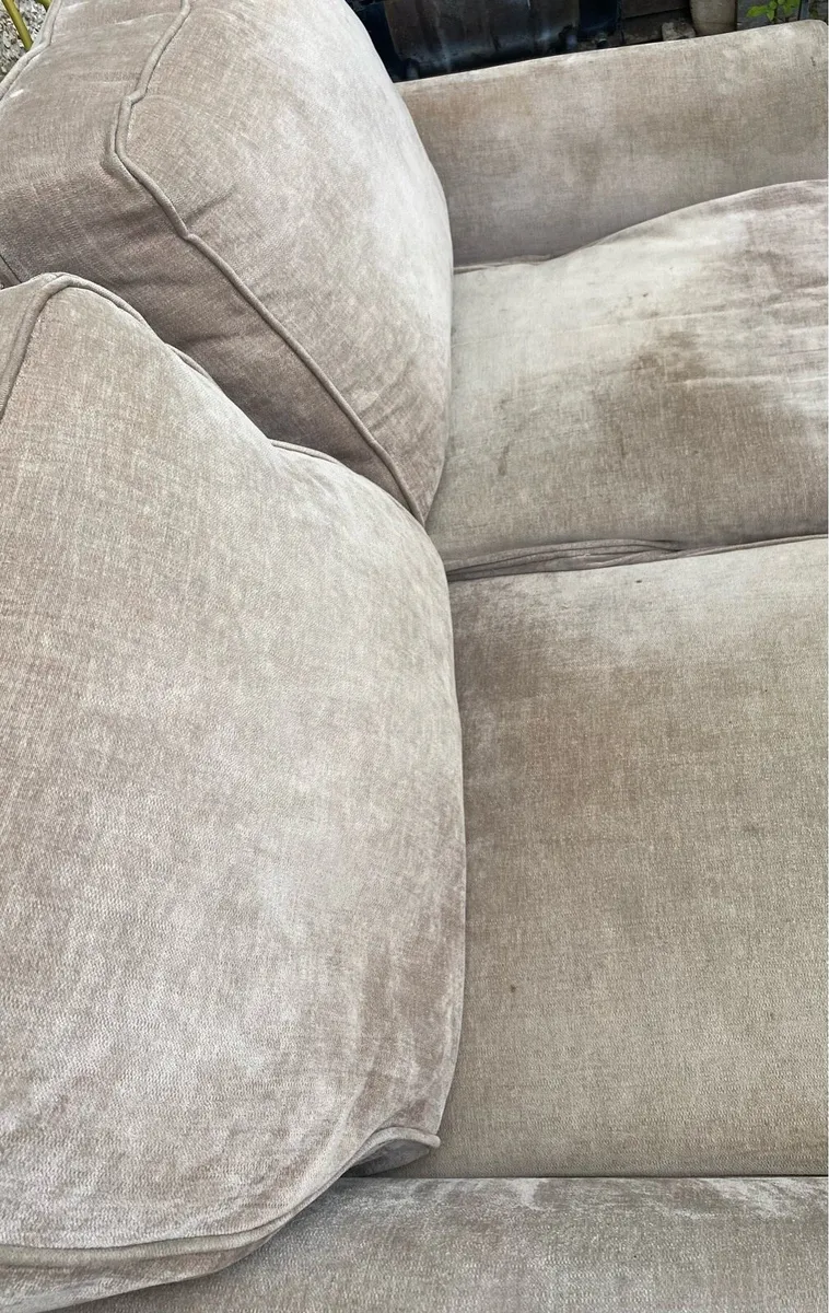Satee/Couch - 2 Seater - Image 3