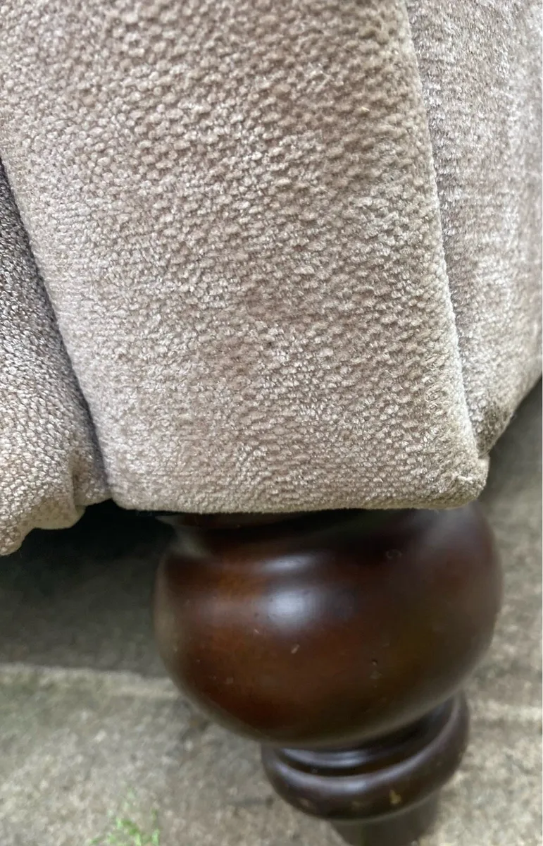 Satee/Couch - 2 Seater - Image 4