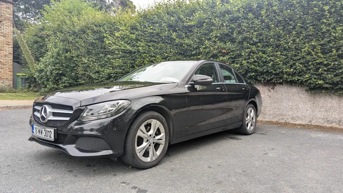 Mercedes-Benz C-Class 220D - Image 4