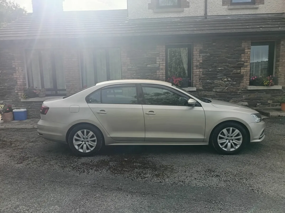 Volkswagen Jetta 2.0TDI 110BHP Comfortline - Image 4