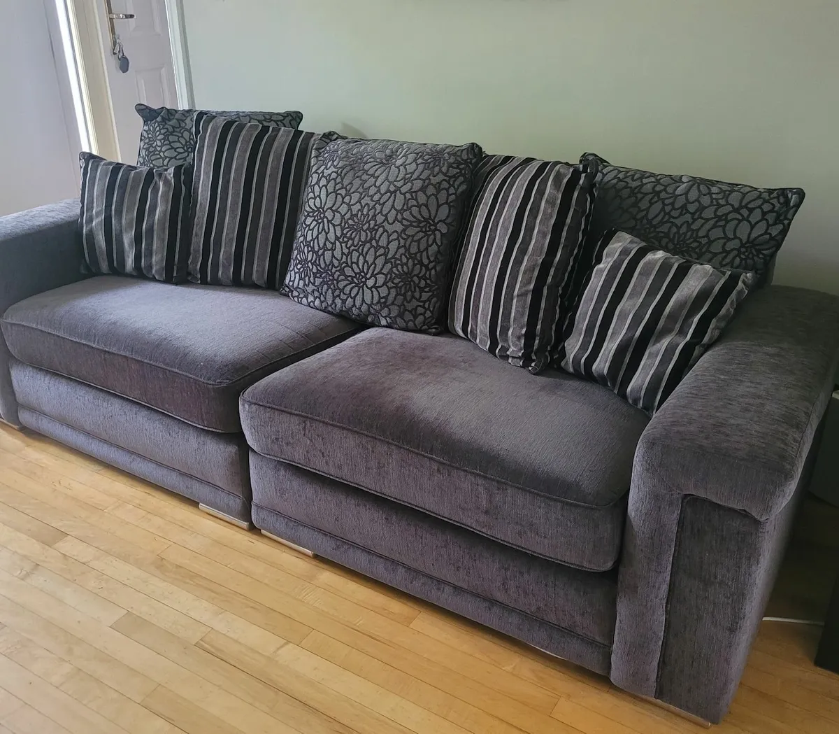 4 seater sofa and swivel cuddler chair - Image 1
